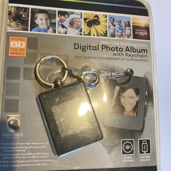 Digital Photo Album With keychain 8Mb/ USB Rechargeable - Picture 5 of 10